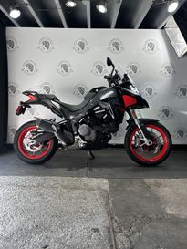 2024 Ducati MULTISTRADA V2 S  in a THRILLING BLACK exterior color. BMW Motorcycles of New Orleans 504-595-6776 pixelmotiondemo.com 