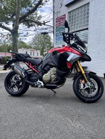 New 2026 Ducati Pikes Peak 
