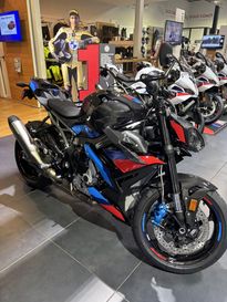 2025 BMW M 1000 R 