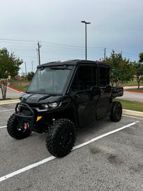 New 2025 Can-Am DEFEDNER MAX LONESTAR CAB 