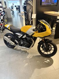 New 2026 Triumph THRUXTON 400 