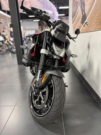 New 2026 BMW R1300R 