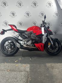 2024 Ducati STREETFIGHTER V2