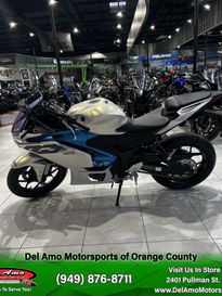2025 Yamaha YZF-R3 ABS 