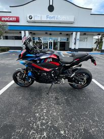 New 2026 BMW M1000XR 