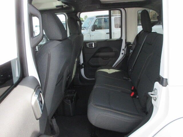2025 Jeep Wrangler 4-Door Sahara - Photo 23