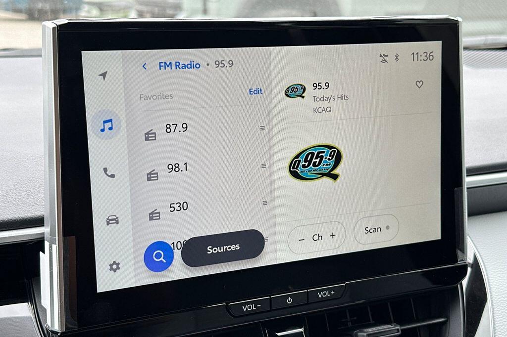 2025 Toyota Corolla SE - Photo 18