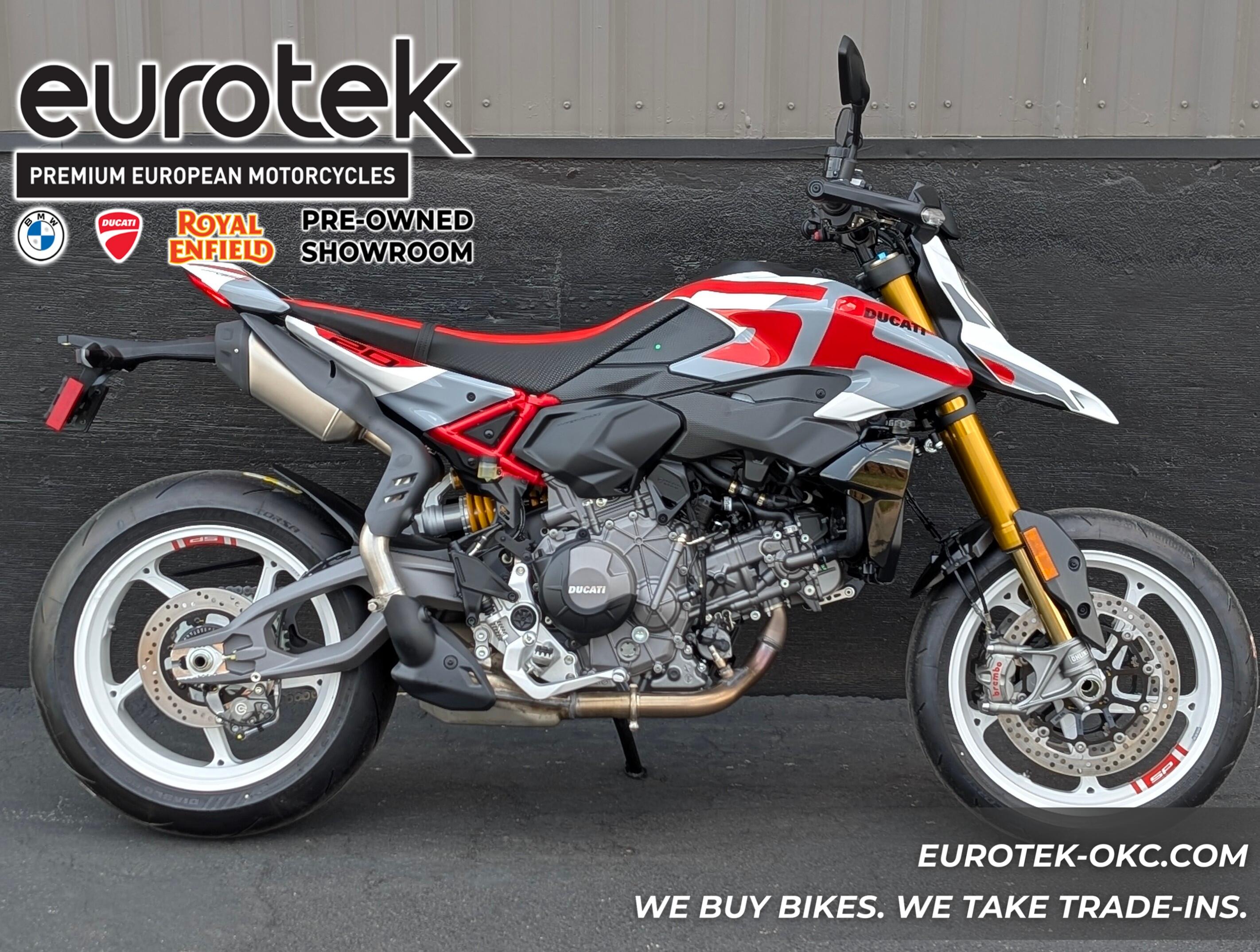 2027 DUCATI HYPERMOTARD V2 SP