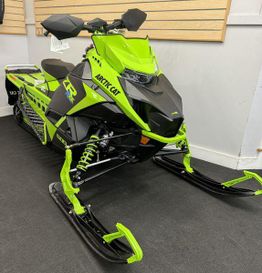 2024 Arctic Cat Riot 600 in a Medium Green exterior color. New England Powersports 978 338-8990 pixelmotiondemo.com 