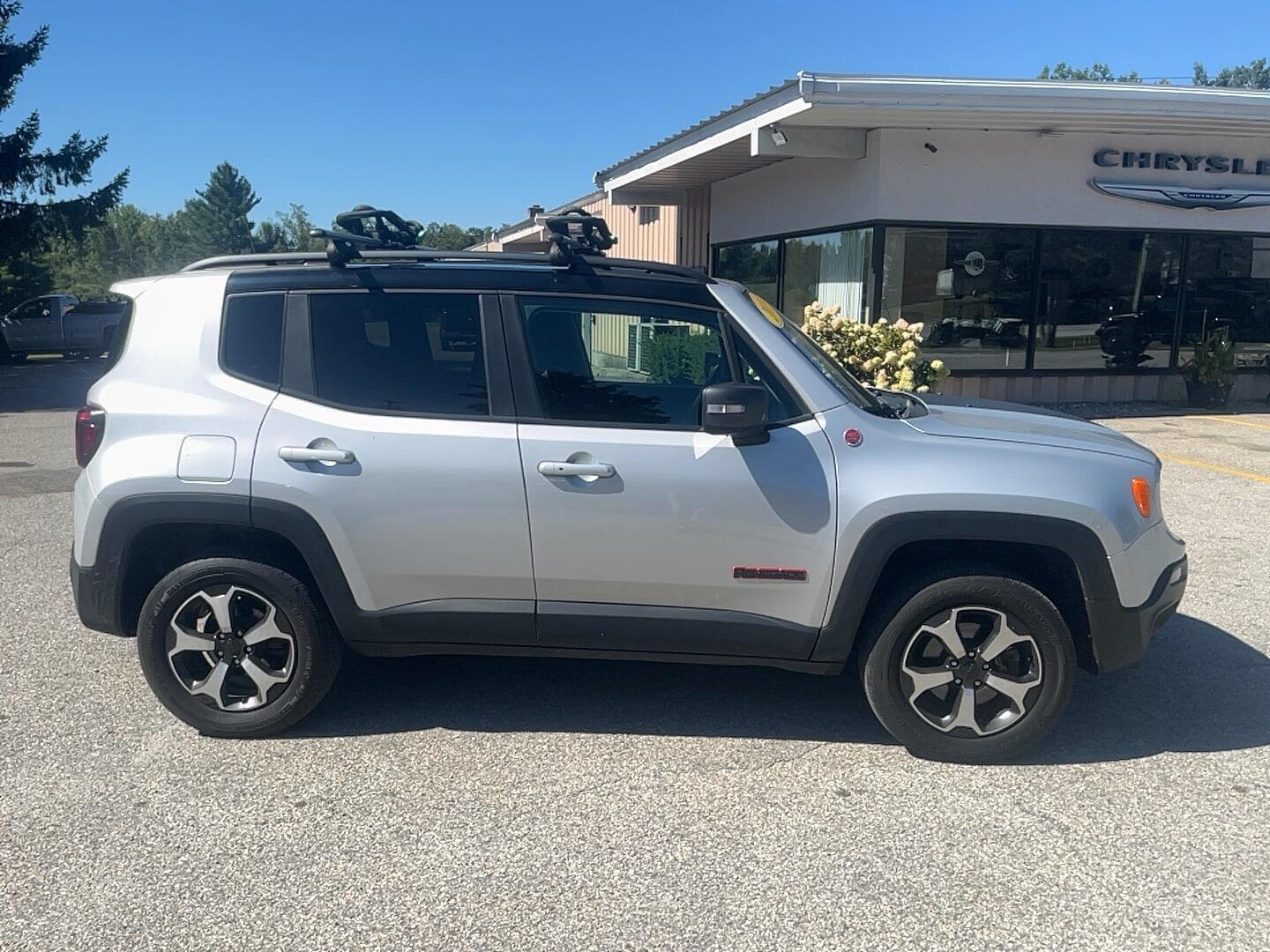 View vehicle photo 4