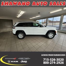 New 2025 Jeep Grand Cherokee Laredo 4x4