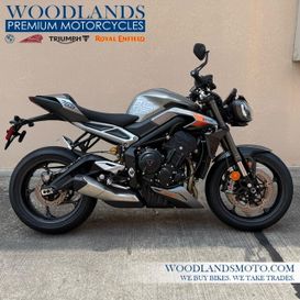 New 2025 Triumph STREET TRIPLE RS 