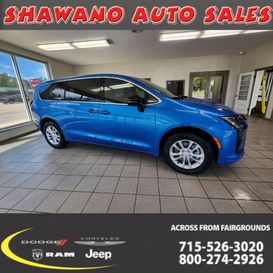 New 2027 Chrysler Pacifica Select Awd