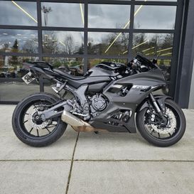 Used 2024 Yamaha YZF R7 