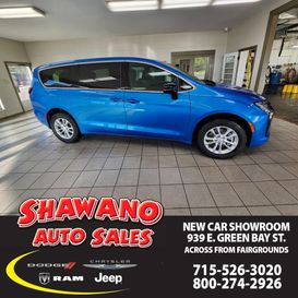New 2027 Chrysler Pacifica Select Awd
