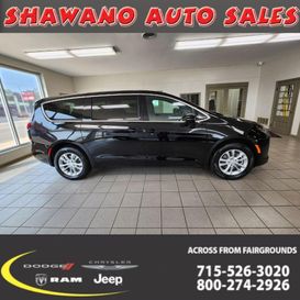 New 2027 Chrysler Pacifica Select Awd