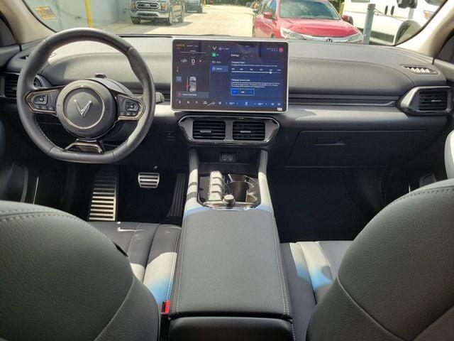 2023 VinFast VF 8 ECO - Photo 12