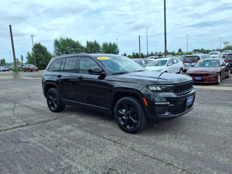 Used 2023 Jeep Grand Cherokee Limited with VIN 1C4RJHBG2PC538186 for sale in Mankato, Minnesota