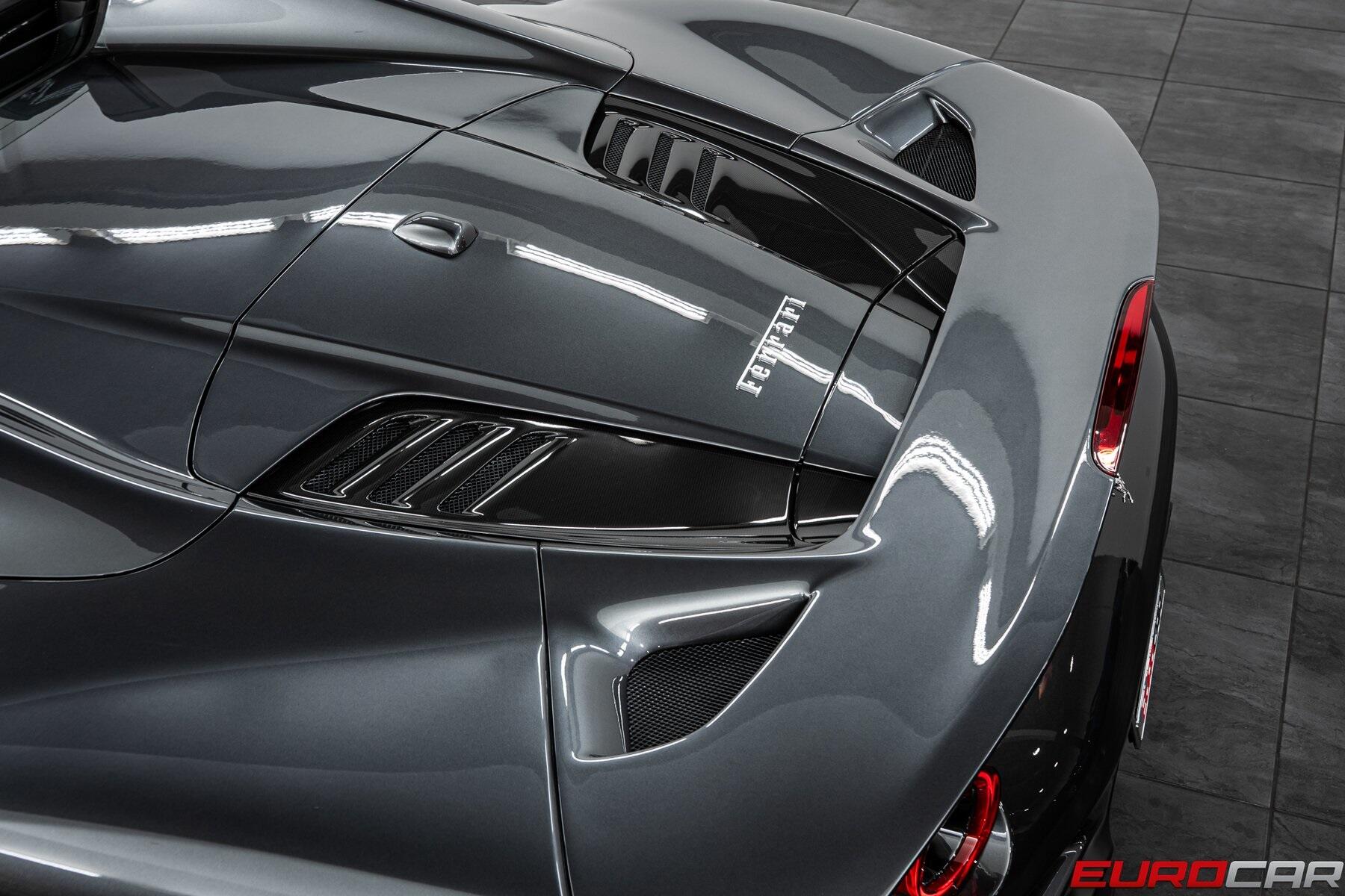 2022 Ferrari F8 Spider *HUGE CARBON OPTIONS * PASSENGER DISPLAY*Image 23
