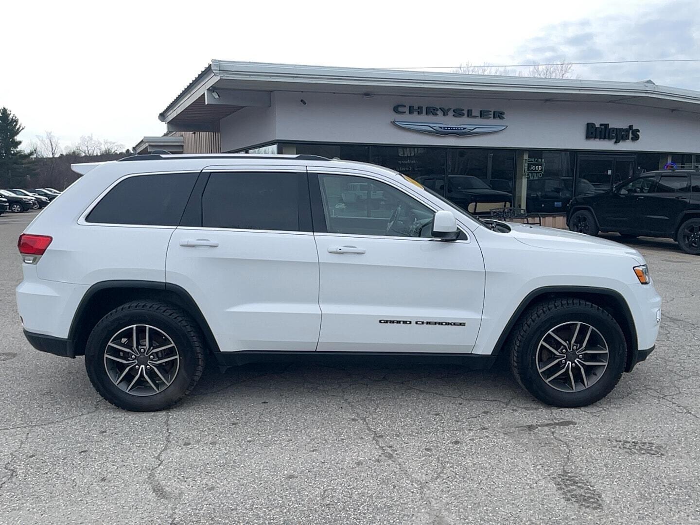 View vehicle photo 4