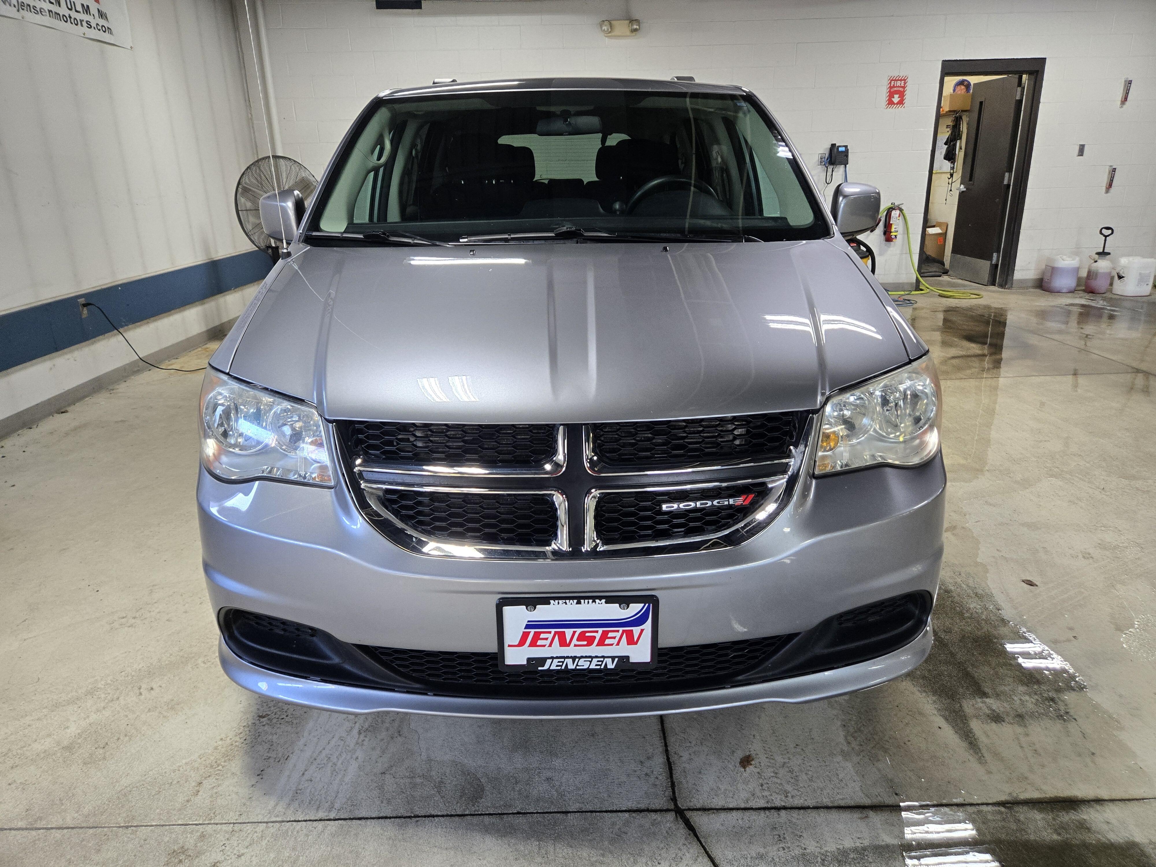 Used 2016 Dodge Grand Caravan SXT with VIN 2C4RDGCGXGR325090 for sale in New Ulm, Minnesota