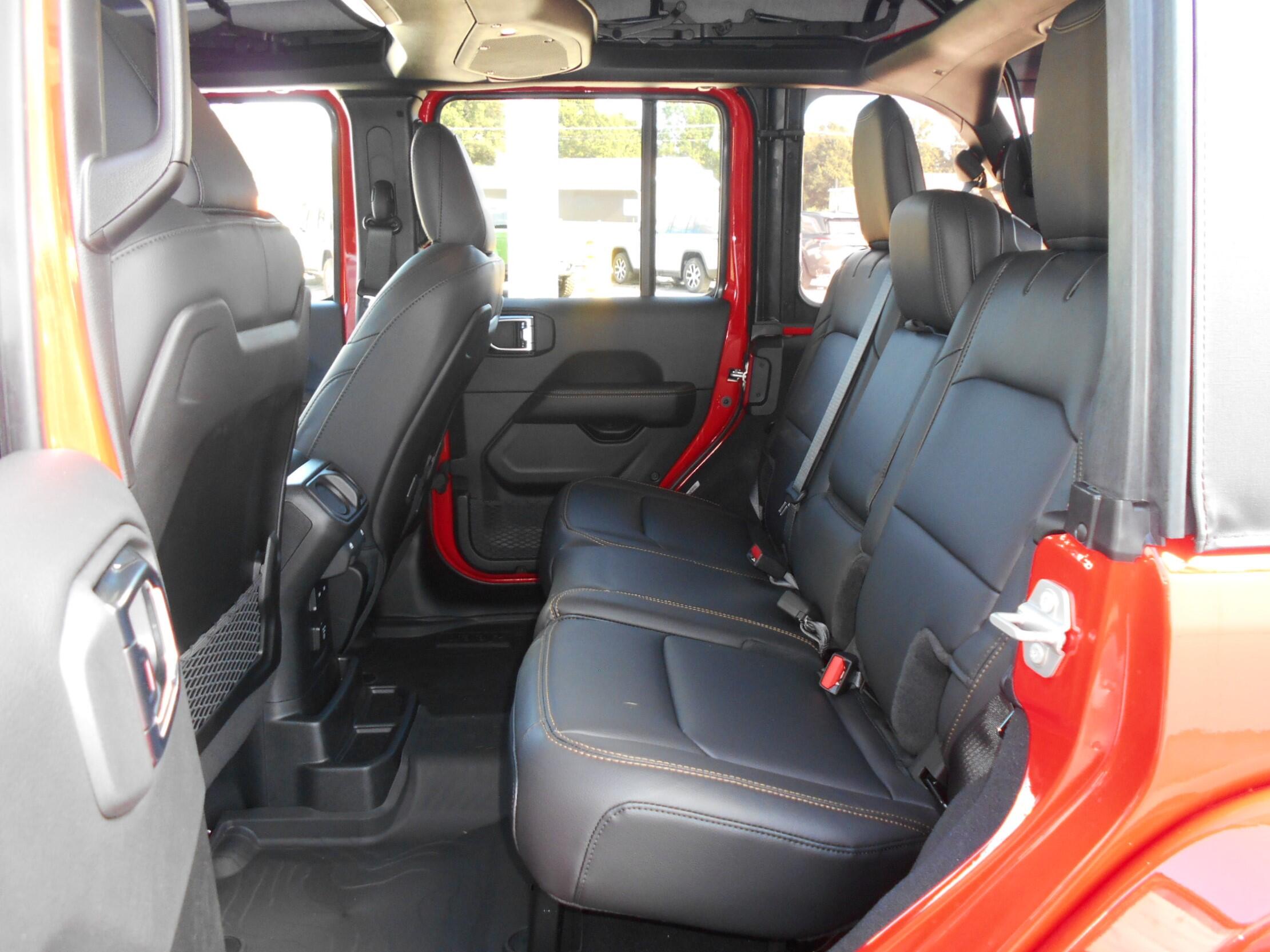 2025 Jeep Wrangler 4-Door Sahara - Photo 7