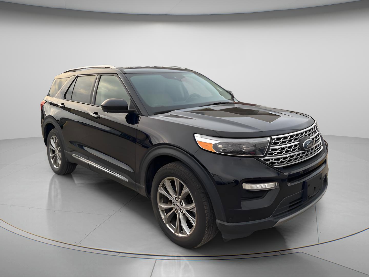 2022 Ford Explorer Limited's photo