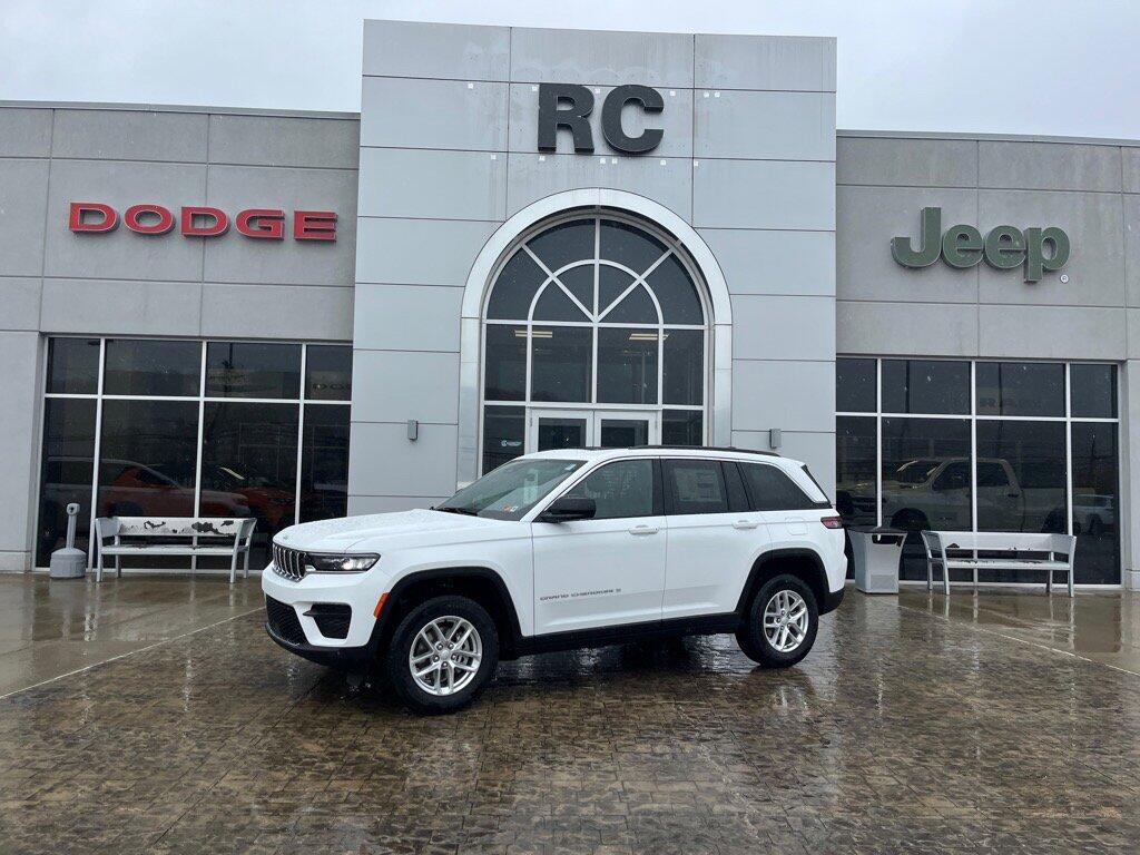 2025 Jeep Grand Cherokee Laredo's photo