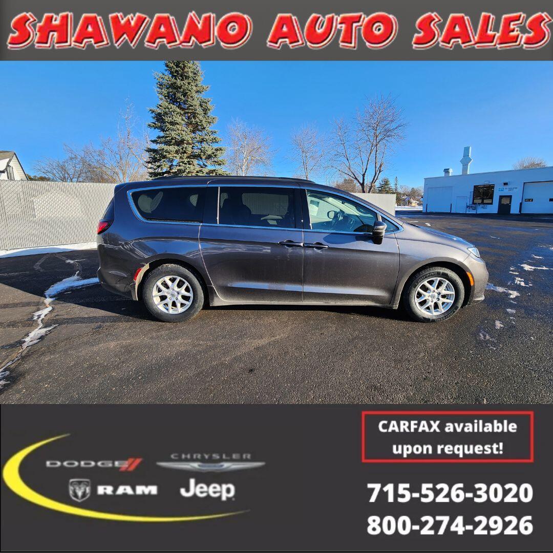 2022 Chrysler Pacifica Touring L's photo