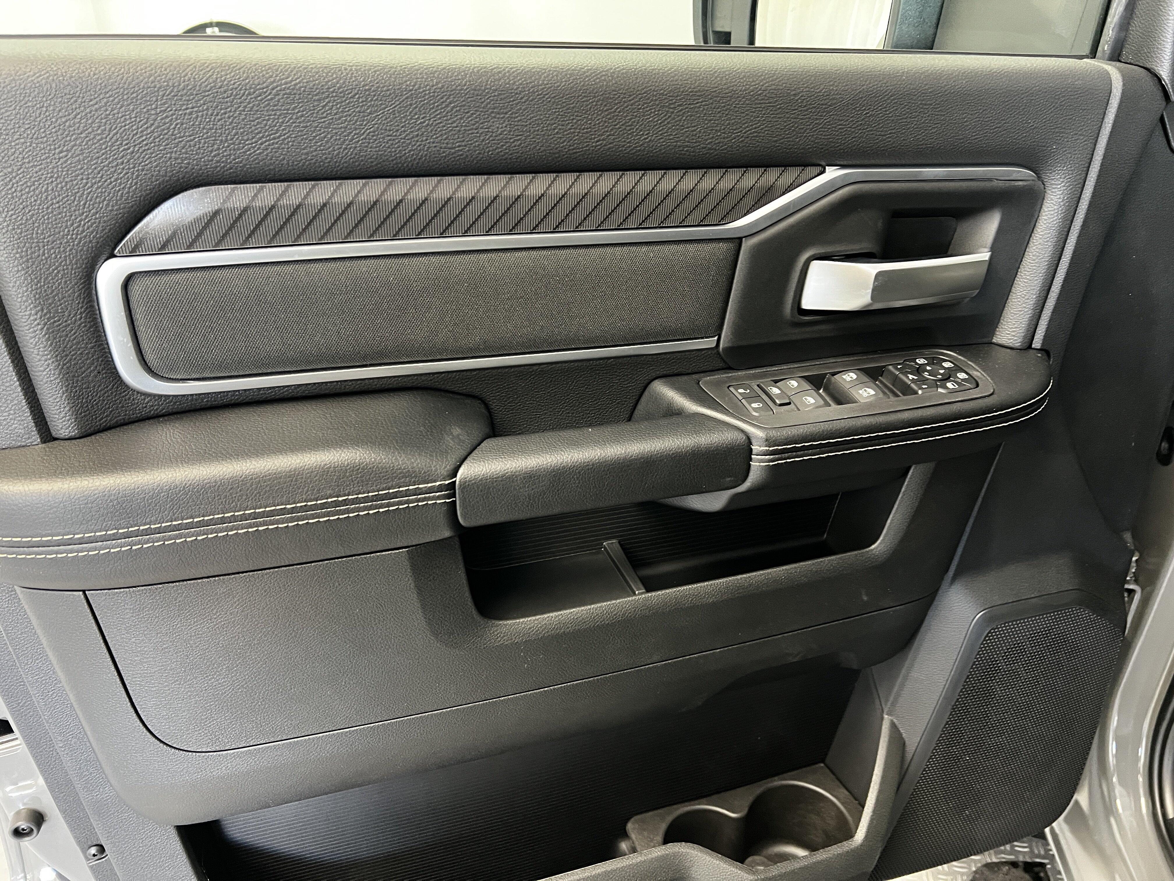 2027 RAM Ram 3500 Pickup Big Horn - Photo 15
