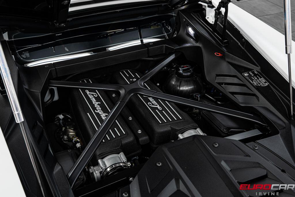 2022 Lamborghini Huracan EVO AWD *FULL ELECTRIC SEATS * FULL MATTE PPF*Image 18