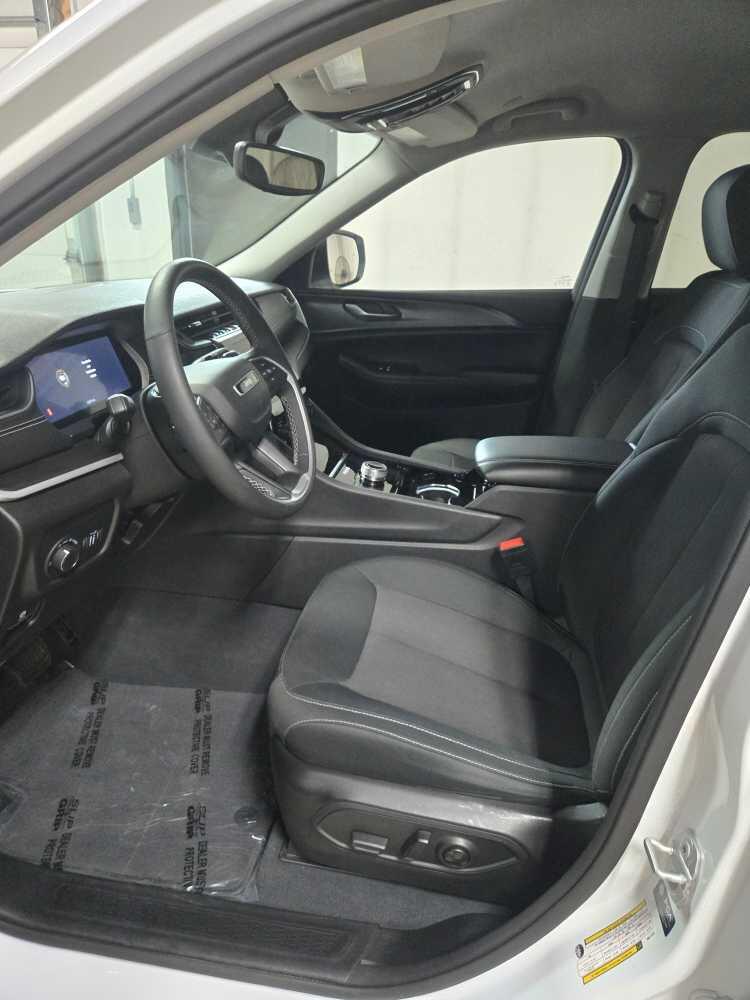 2023 Jeep Grand Cherokee L Laredo - Photo 11