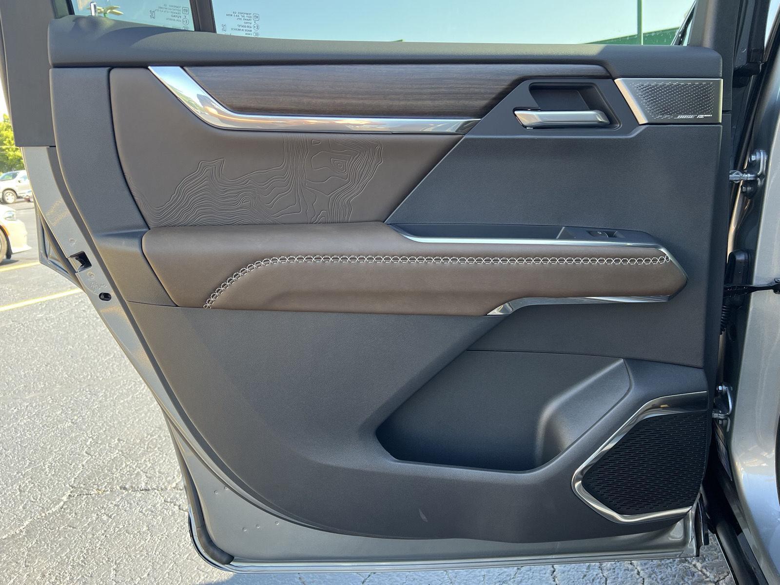 2027 GMC Acadia Denali Ultimate - Photo 20