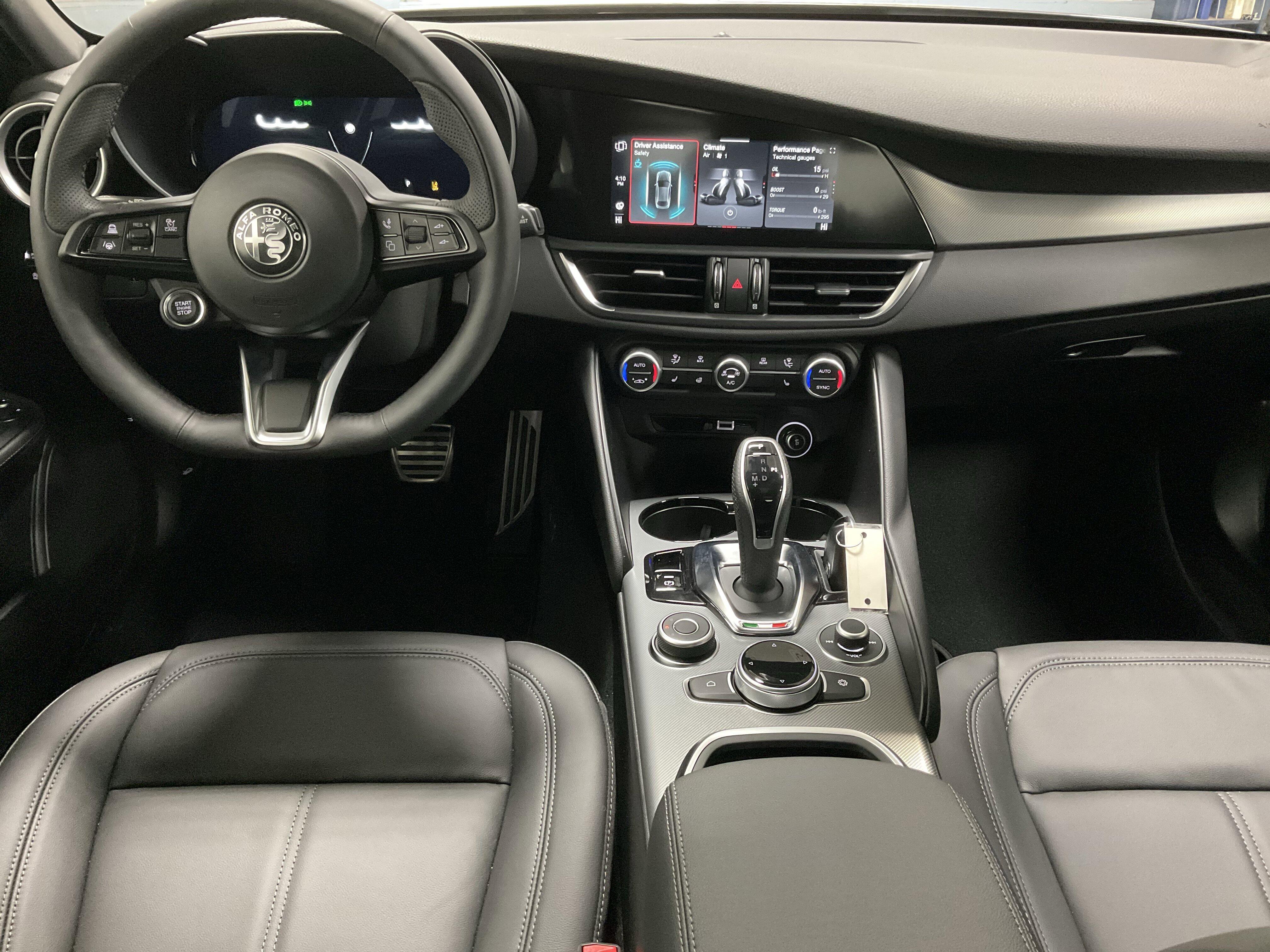 2026 Alfa Romeo Giulia Base - Photo 13