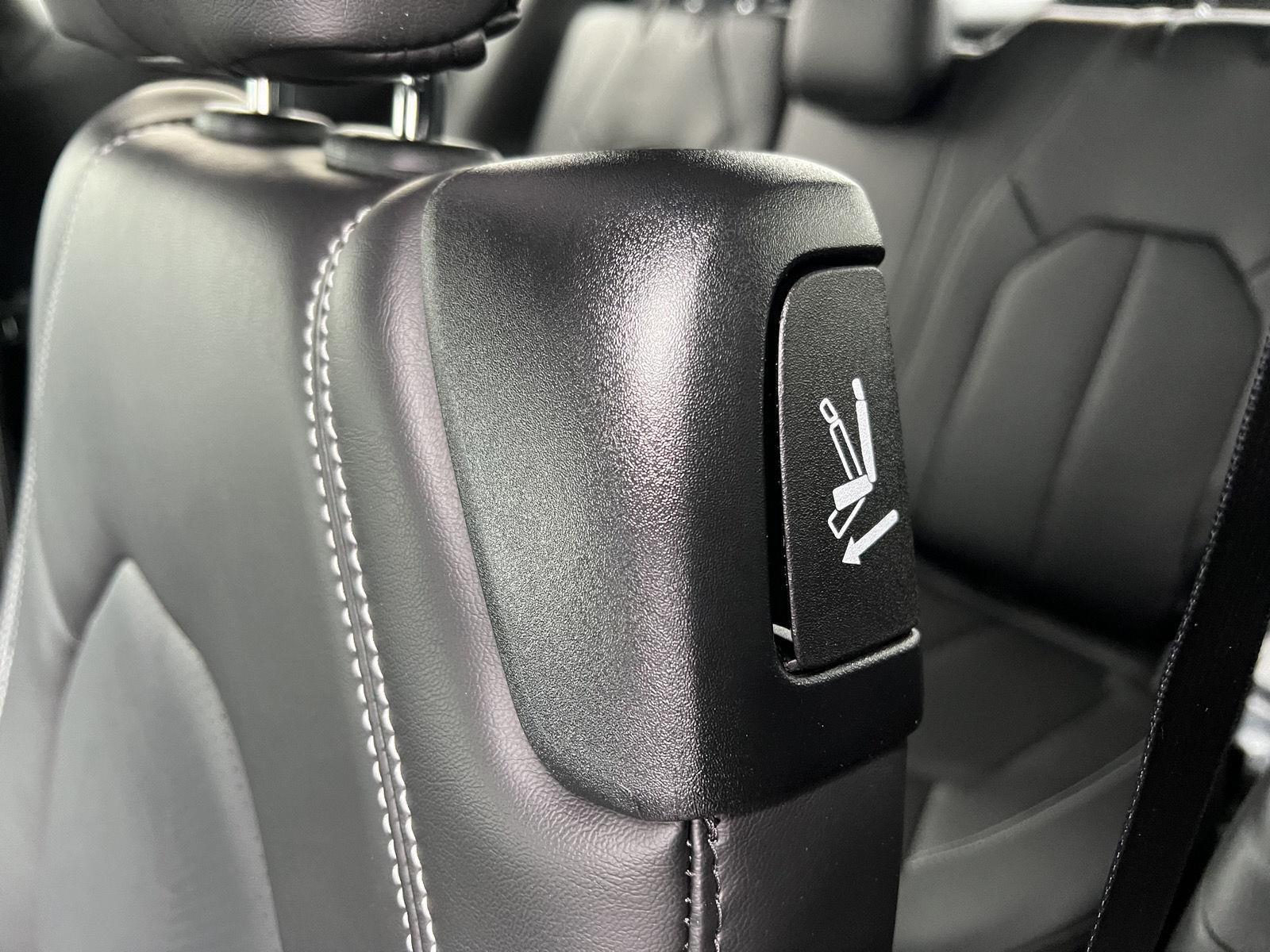 2026 Chrysler Voyager LX - Photo 35