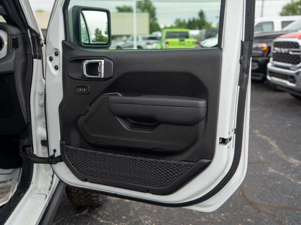 2026 Jeep Wrangler 2-Door Willys - Photo 13