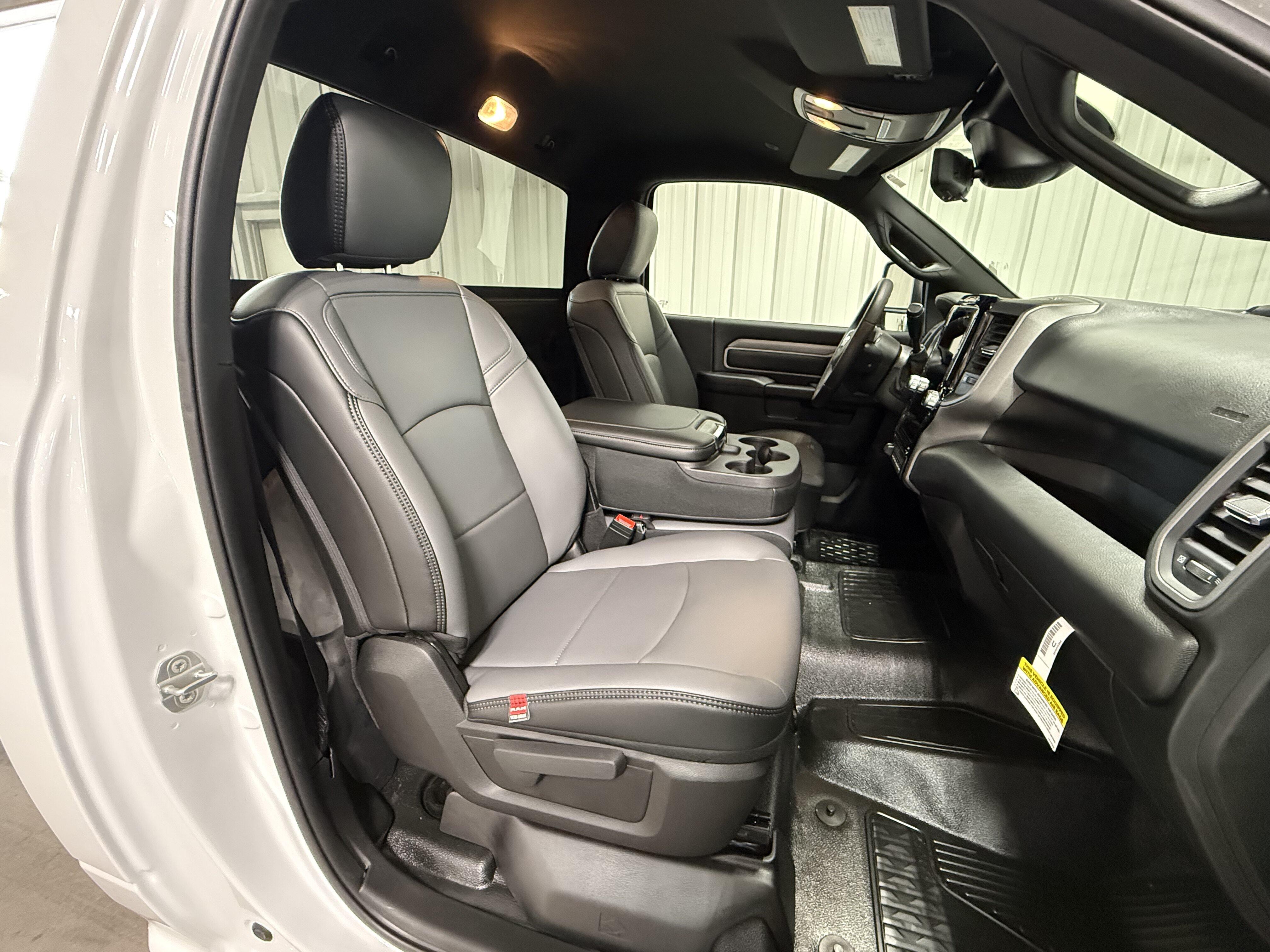 2026 RAM 3500 Chassis Tradesman - Photo 7