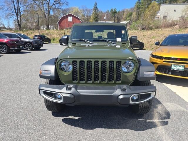Used 2023 Jeep Gladiator Sport with VIN 1C6HJTAG8PL568140 for sale in Warrensburg, NY