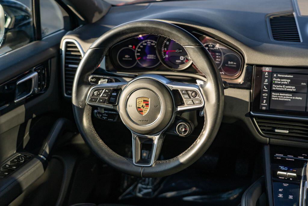 2021 Porsche Cayenne Coup Base photo 21