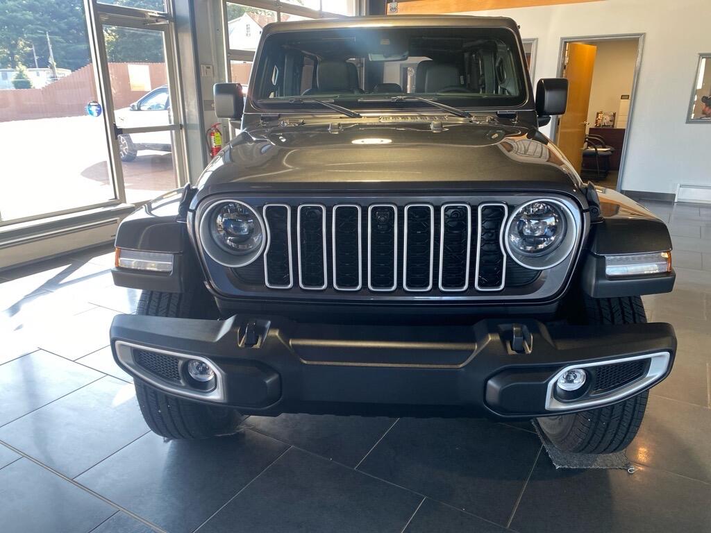 2025 Jeep Wrangler 4-Door Sahara - Photo 9