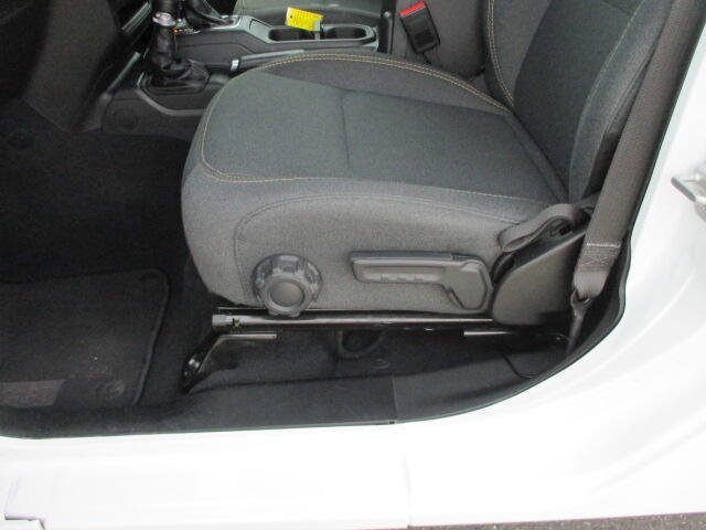 2025 Jeep Wrangler 4-Door Sahara - Photo 18