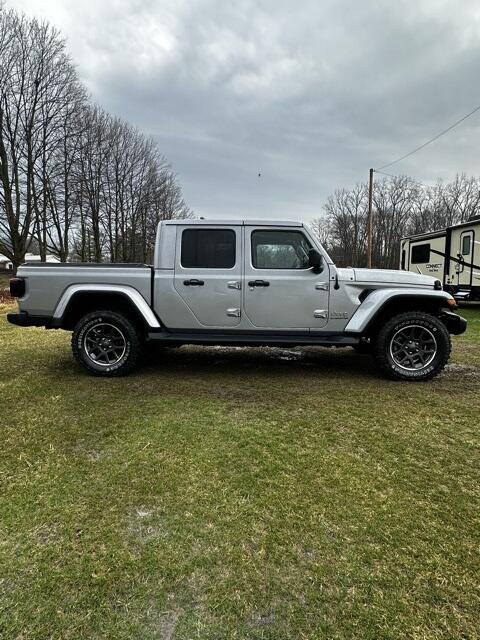 Used 2021 Jeep Gladiator Overland with VIN 1C6HJTFG9ML588224 for sale in Angola, IN