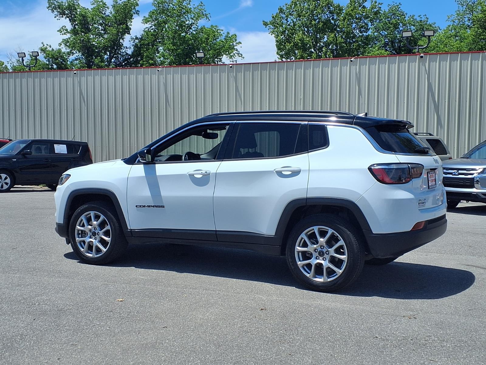 2025 Jeep Compass Limited - Photo 17