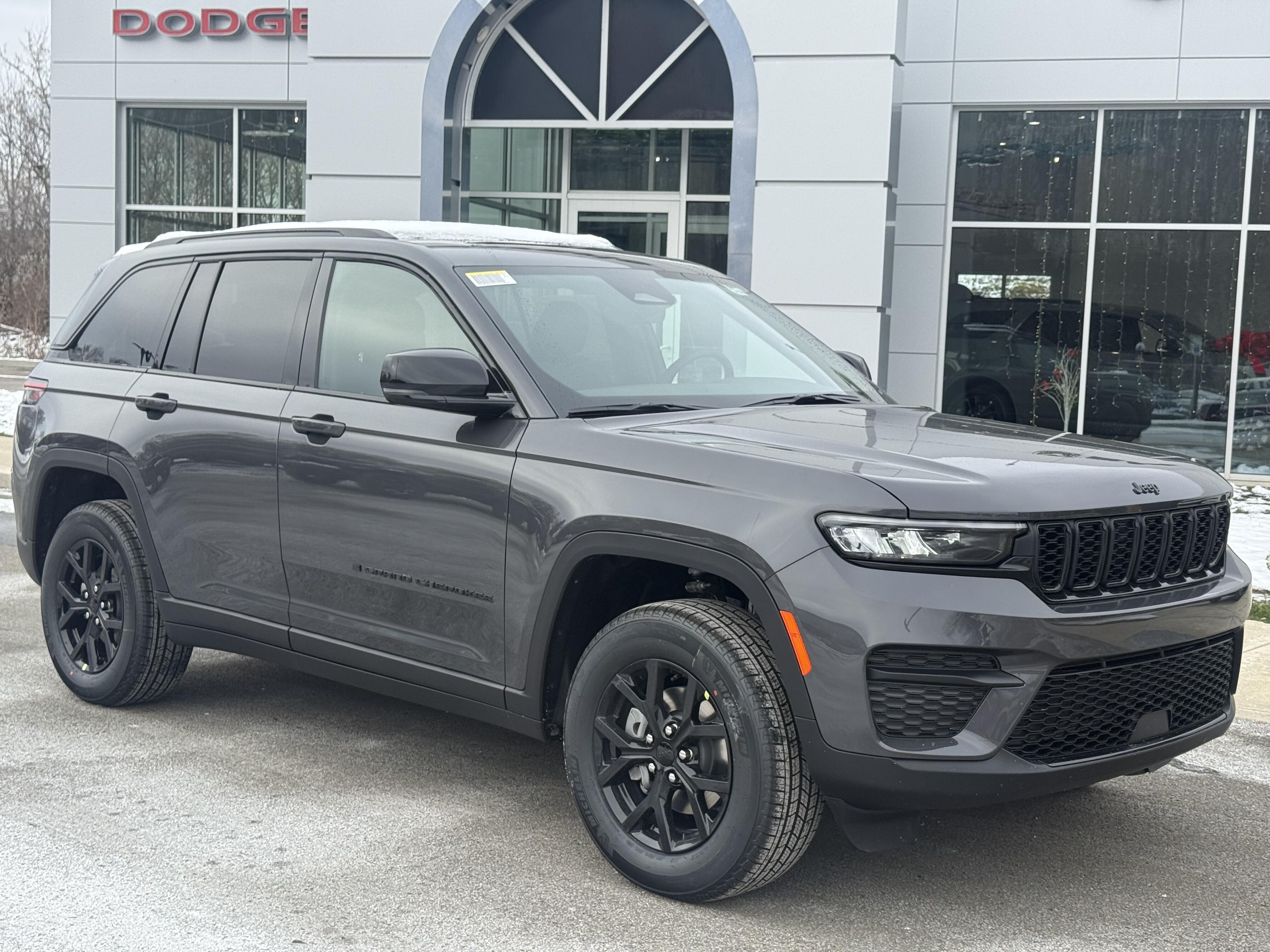 2025 Jeep Grand Cherokee Altitude's photo