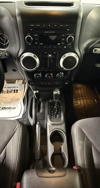 Used 2017 Jeep Wrangler JK SaharaImage 21
