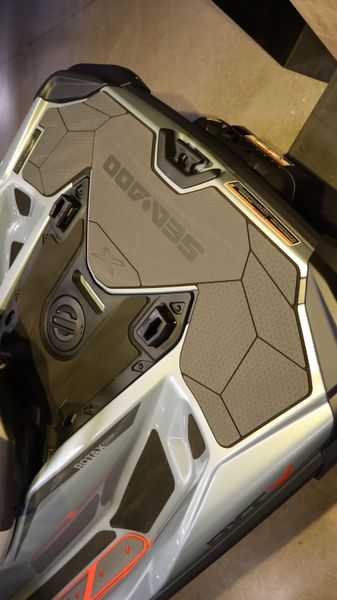 NEW 2026 SEADOO RXTX 325 WITH SOUND SYSTEM Image 8