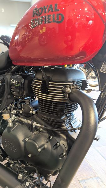 New 2024 Royal Enfield Meteor 350 FIREBALL RED Image 4