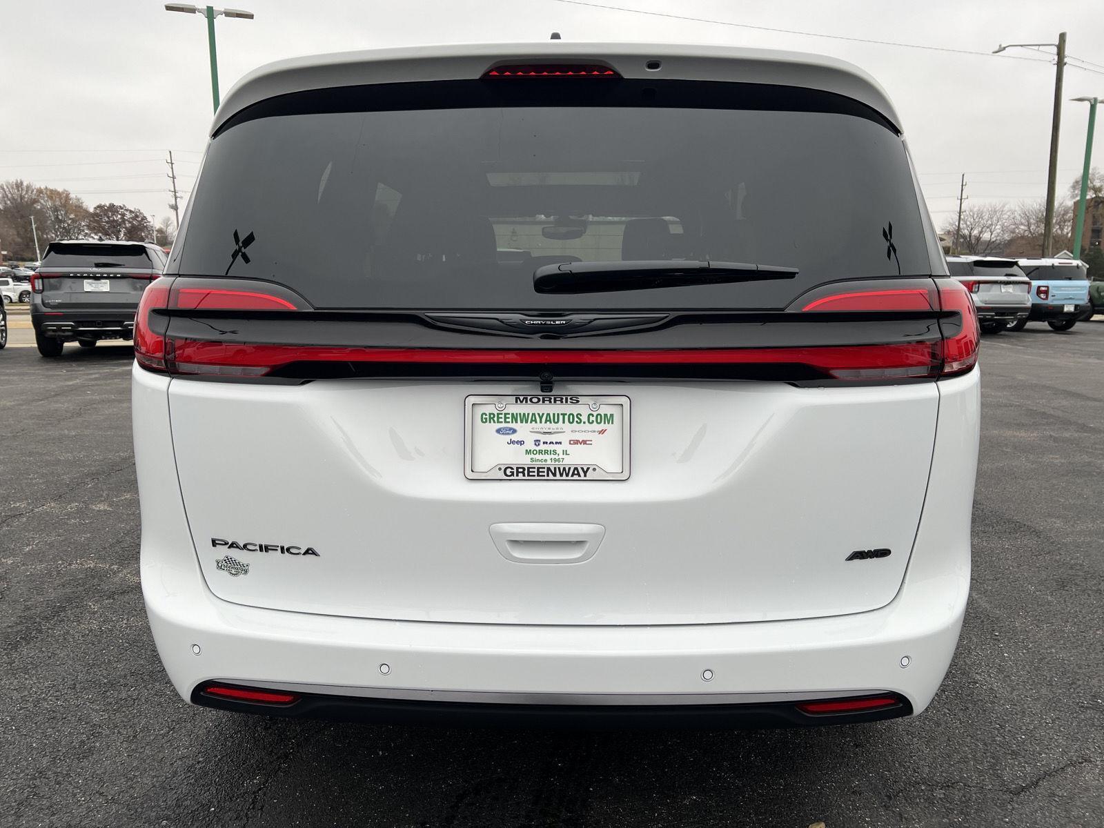 2026 Chrysler Pacifica Select - Photo 6