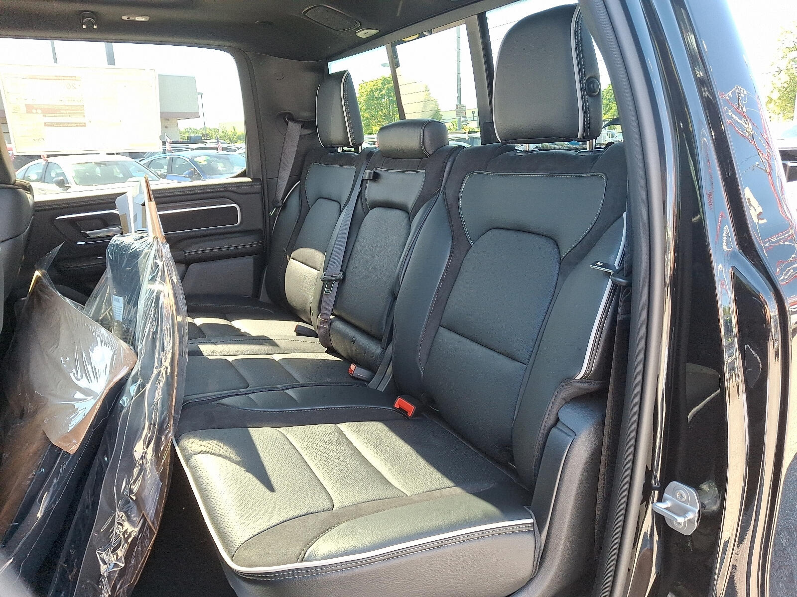 2026 RAM 1500 Laramie - Photo 6