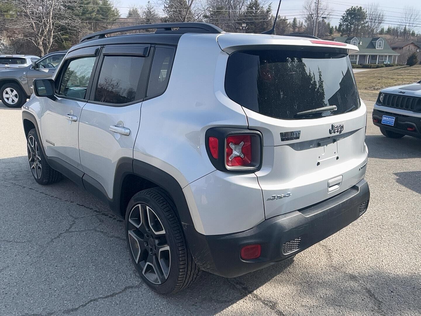 View vehicle photo 7